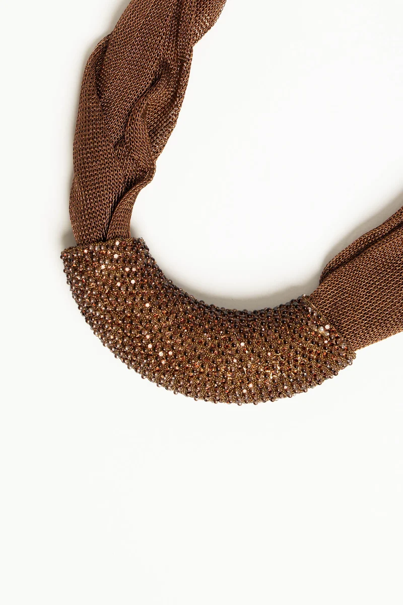 Collana in tessuto cioccolato con strass