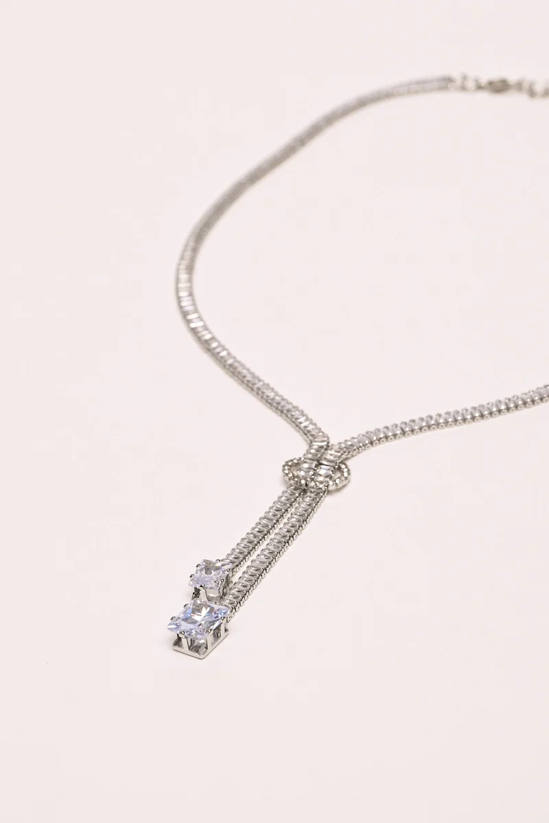 Collana con strass e cristalli