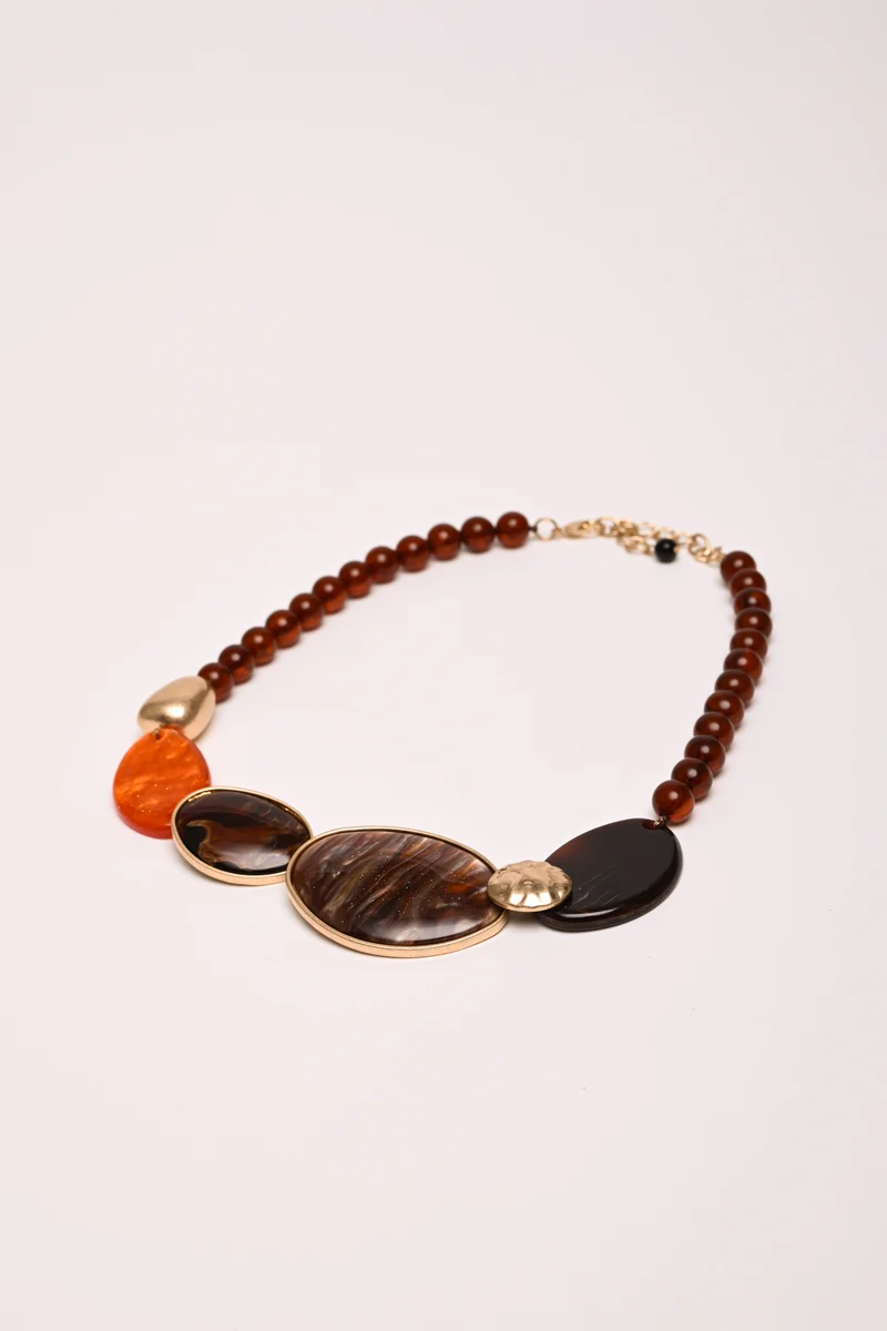 Collana con perline e pietre