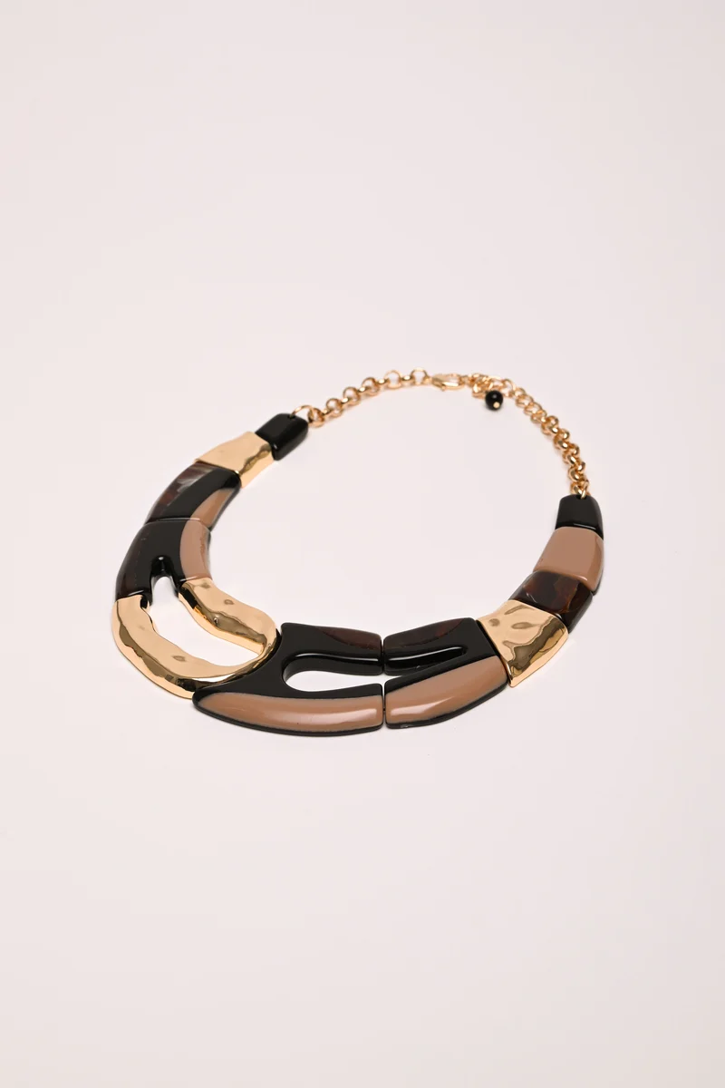Collana con pietre irregolari