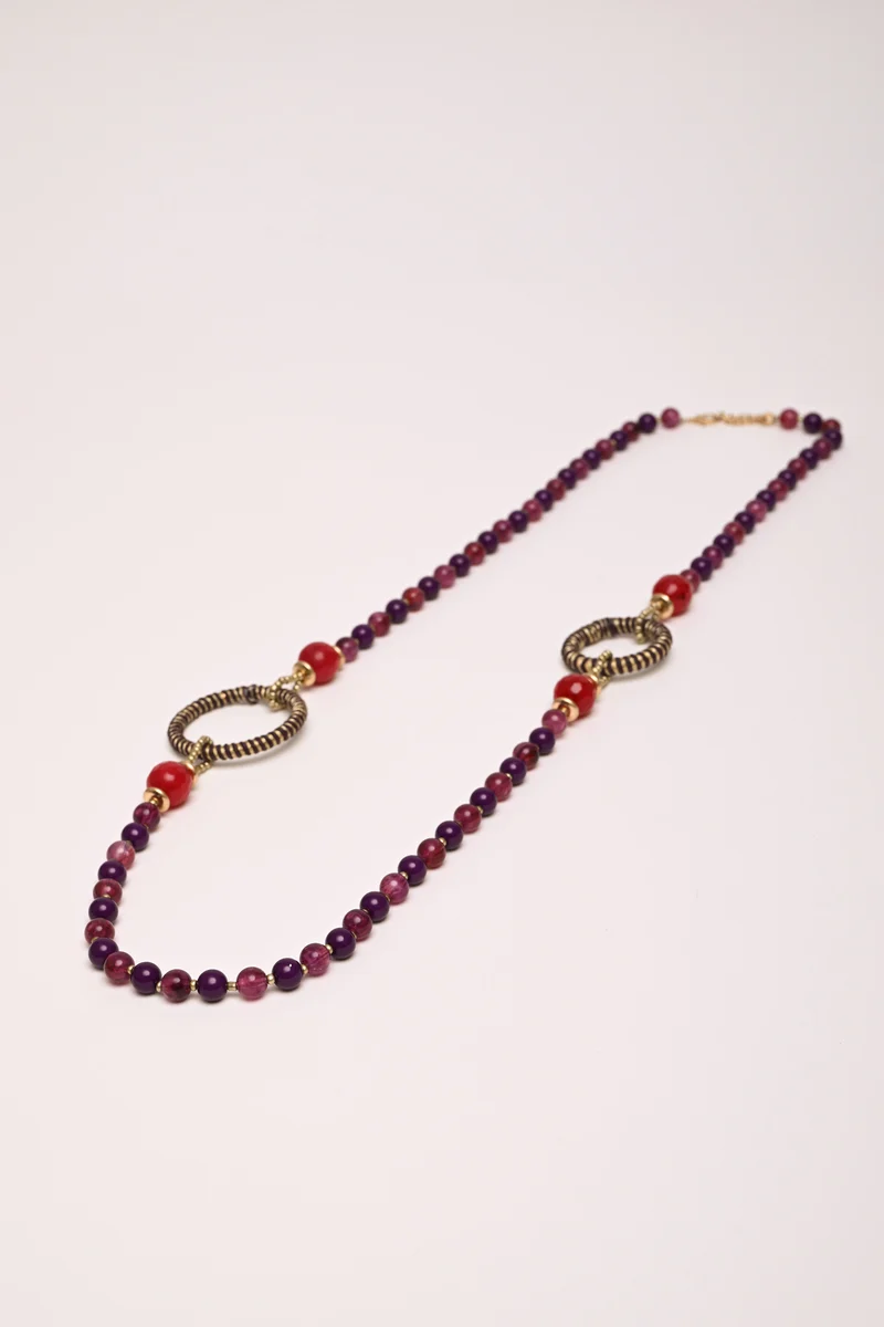 Collana con perline e cerchi