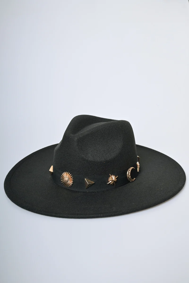 Cappello Fedora con nastro gioiello
