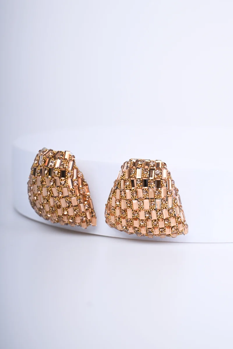 Orecchini geometrici con perline