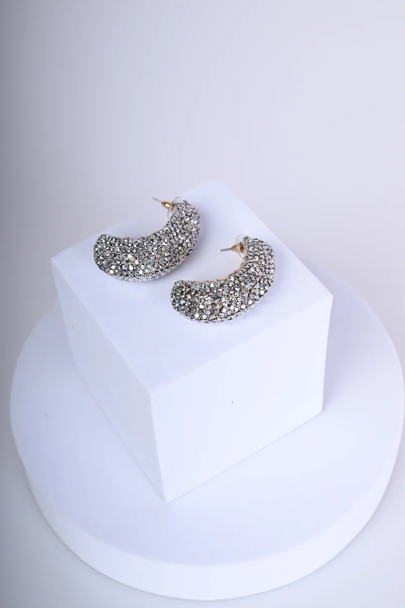Orecchini chunky a semicerchio con strass