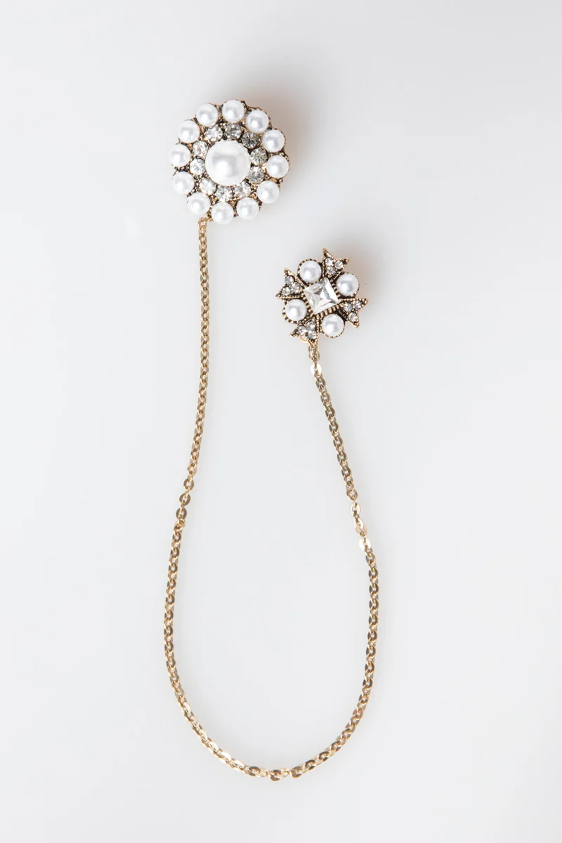 Spilla con fiori di perle