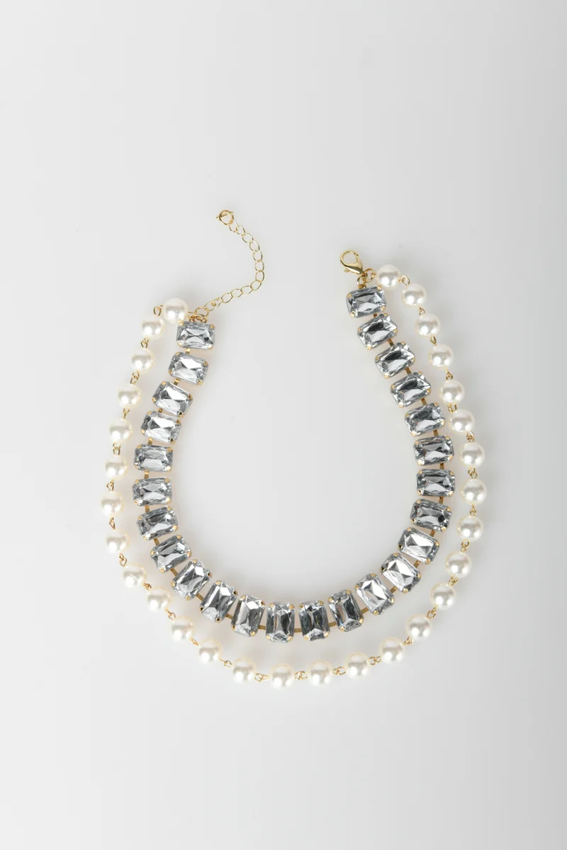 Collana con perle e cristalli