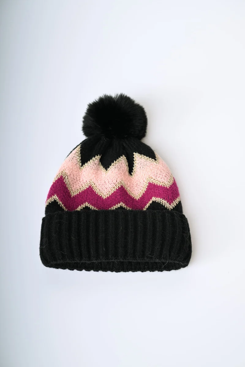 Berretto a motivo zig-zag con pompon