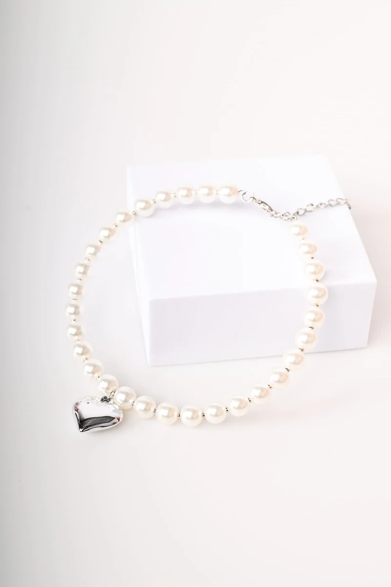 Collana con perle e cuore