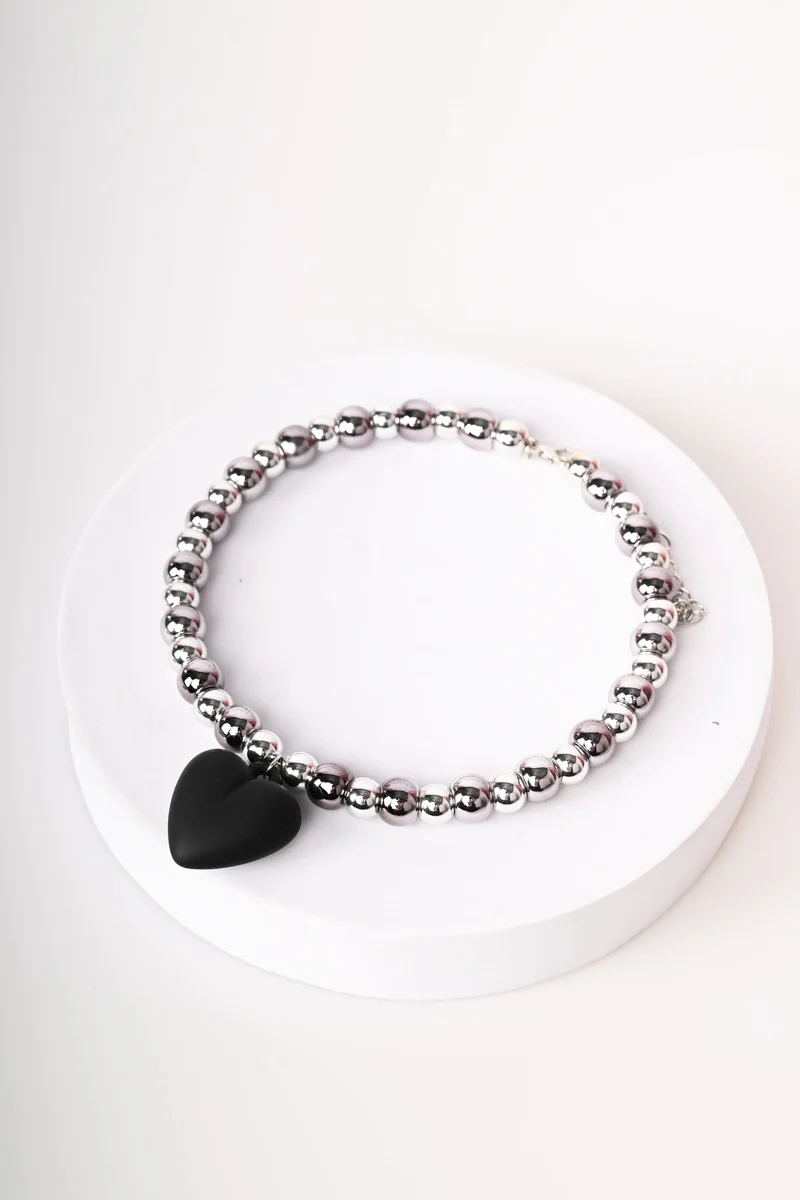 Collana con sfere e cuore