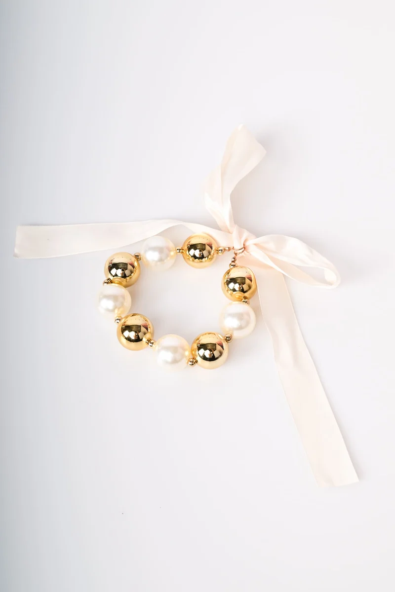 Chocker con perle e nastrino