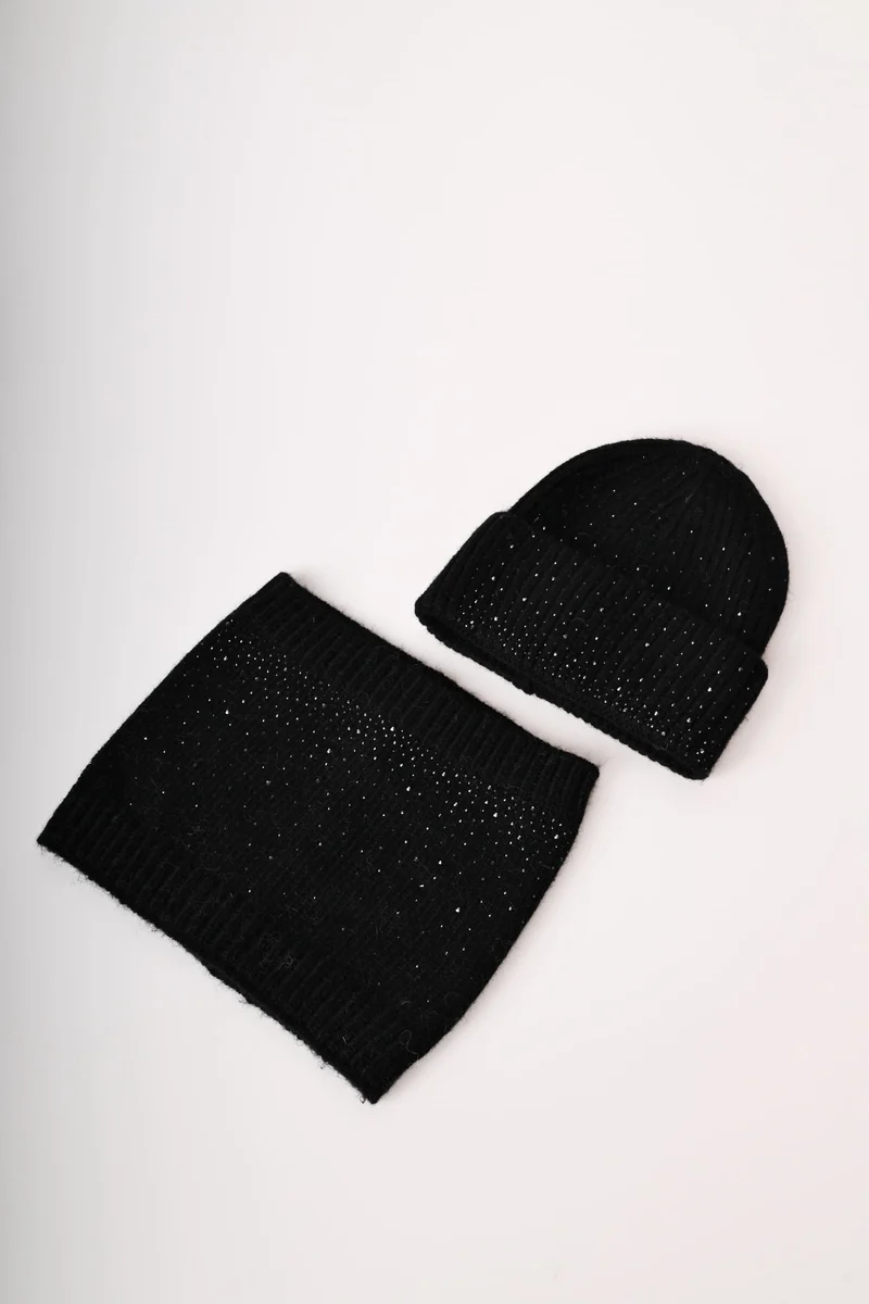 Set berretto e collo con strass