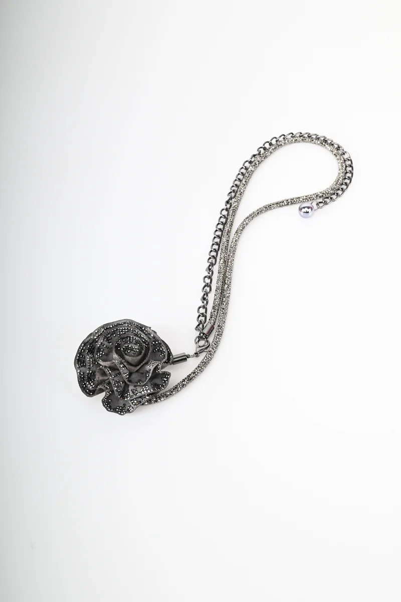 Collana con rosa