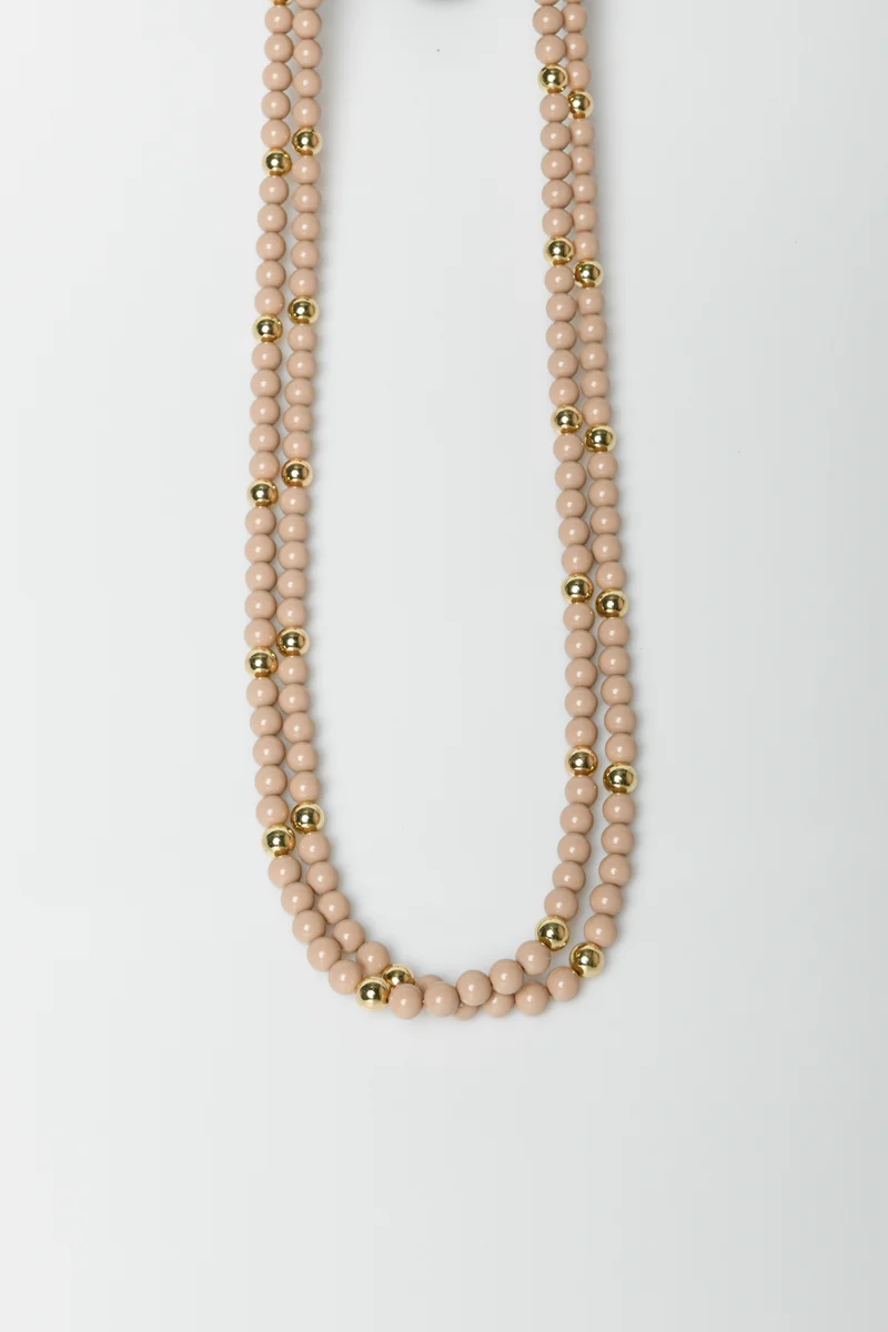 Collana lunga con perle