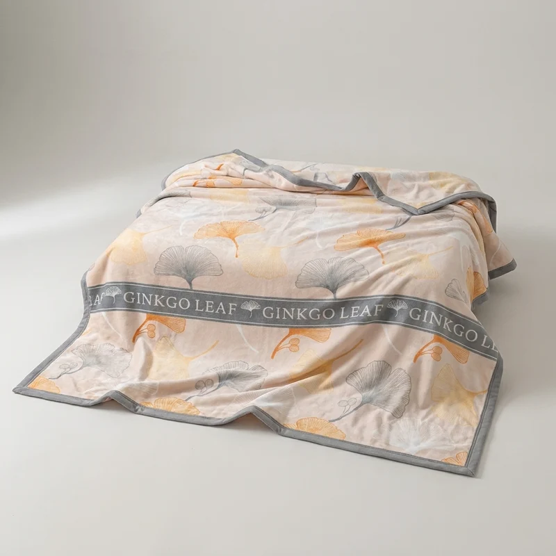 FOLIAGEHUSH – Leaf Throw Blanket for Relaxed Home Comfort