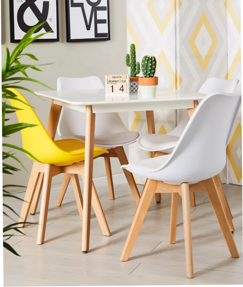 Set 6 Sedie Lelia con Gambe in Legno Naturale e Seduta in Polipropilene