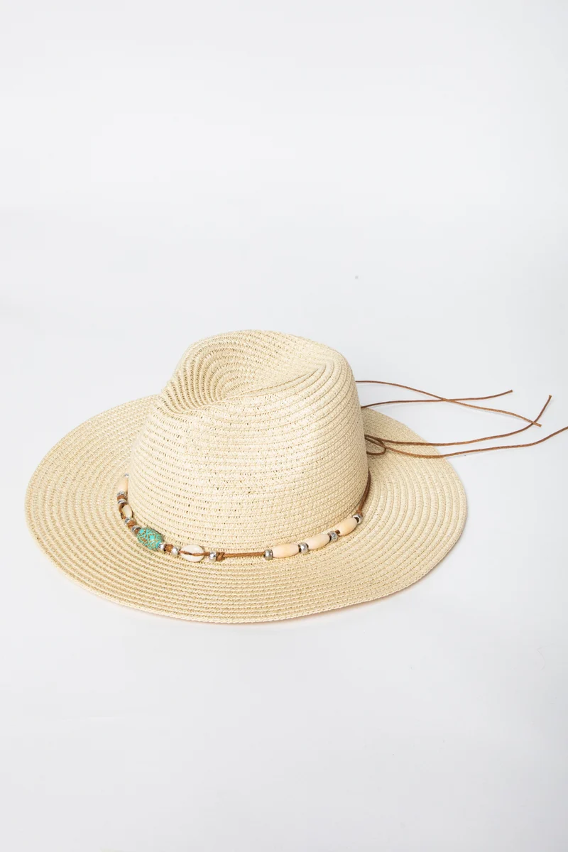 Cappello in paglia con cinturino decorativo
