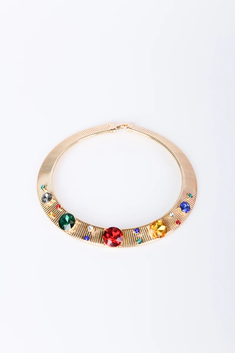 Collana rigida con cristalli