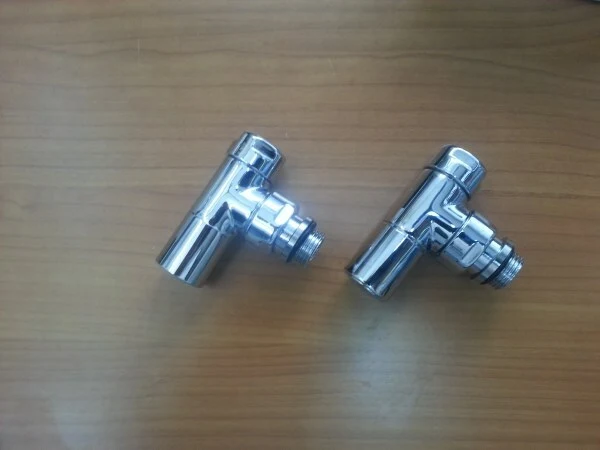Coppia Valvole Riflesso Per Termoarredo Angolare Brandoni Ze 105 Cromo Valvola